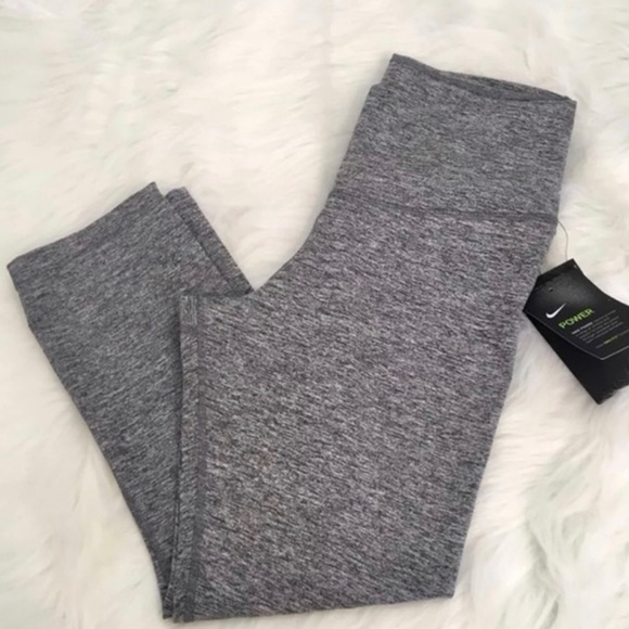 NWT XL-XXL Nike Sculpt Victory Tight Fit Cropped Leggings Workout - Picture 3 of 4